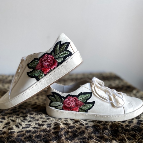 Joie Daryl Leather Sneaker - Picture 2 of 8